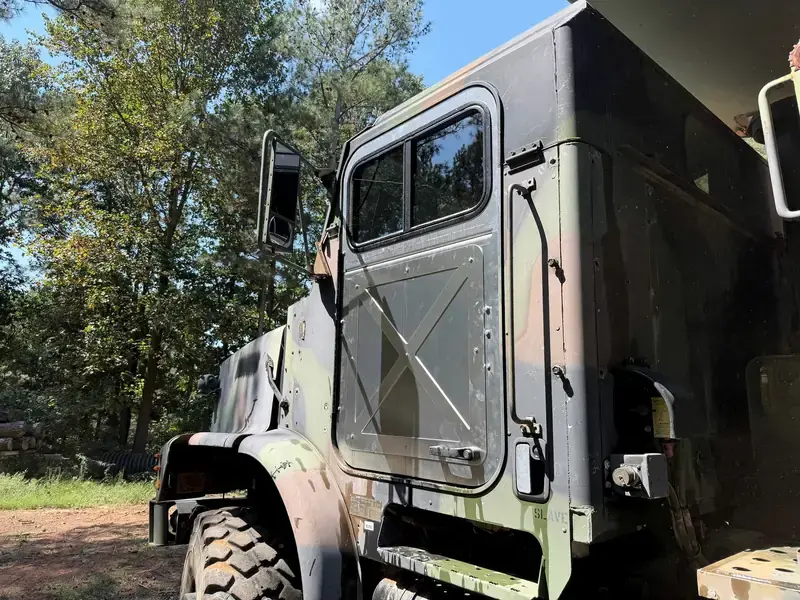 Side view of an MTVR cab fitted with the aluminum hard door kit